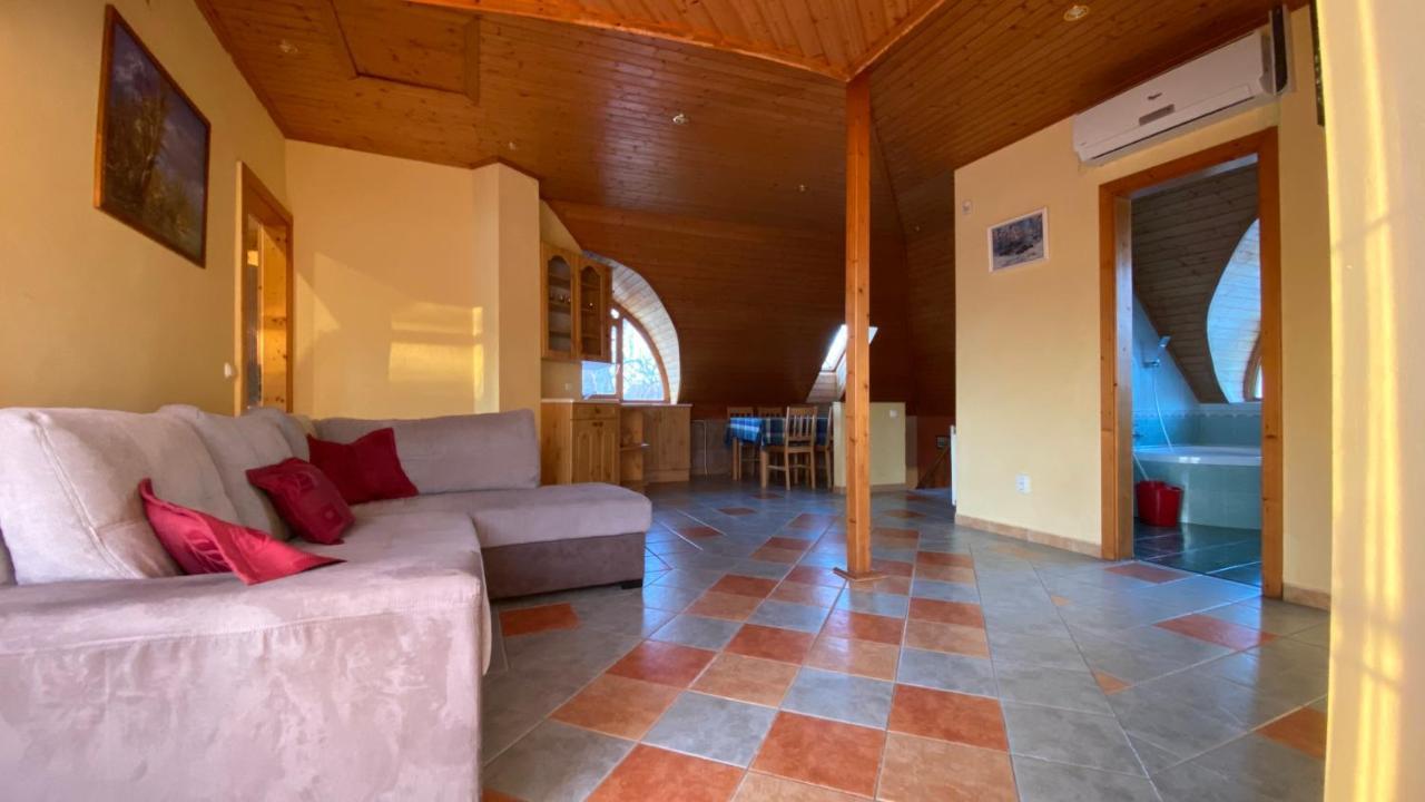 House4U Villa Balatonszemes Luaran gambar